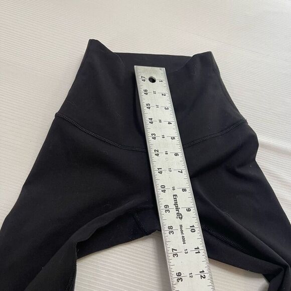 Lululemon Black Align Cropped Leggings Size 2 - Picture 3 of 8